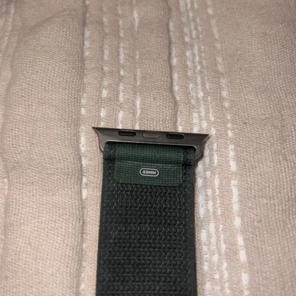 Apple Watch 49mm green strap - Picture 3 of 3